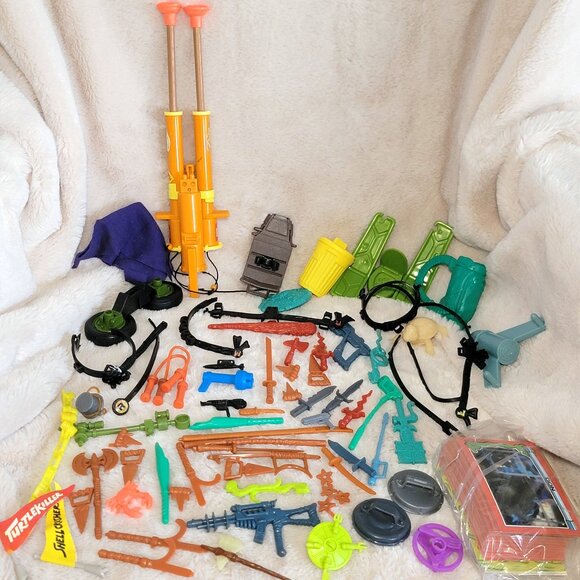 Lot Of 1990s TMNT Accessories Weapons Pieces/Parts Cards Vintage (SEE PICTURES) - Picture 1 of 11